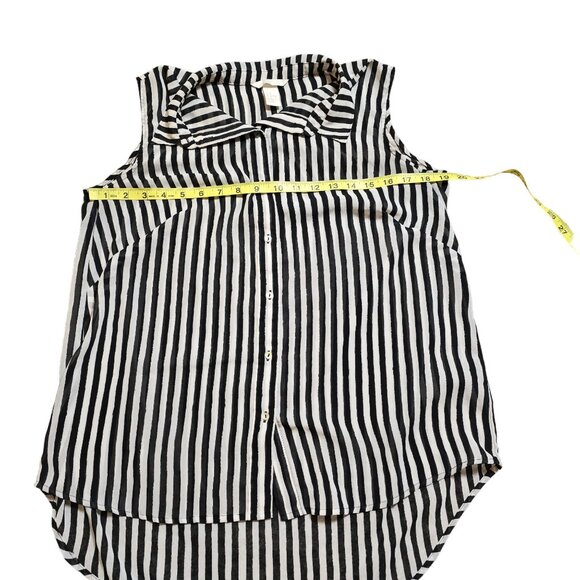 H&M‎ Sleeveless Black and White Striped Button Down Size 10 / M EUC - Picture 5 of 5